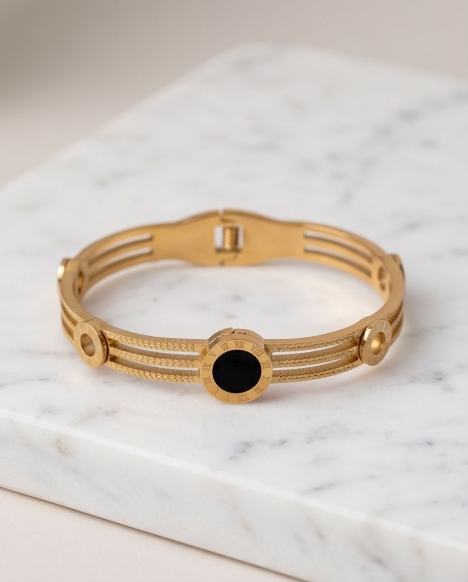 Bracelete Tríplice Ônix Banhado em Ouro 18k - Imagem 2