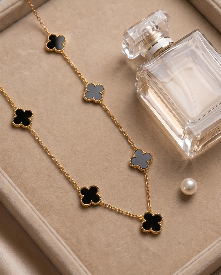 Colar Trevo Preto Banhado em Ouro 18K - Imagem 3