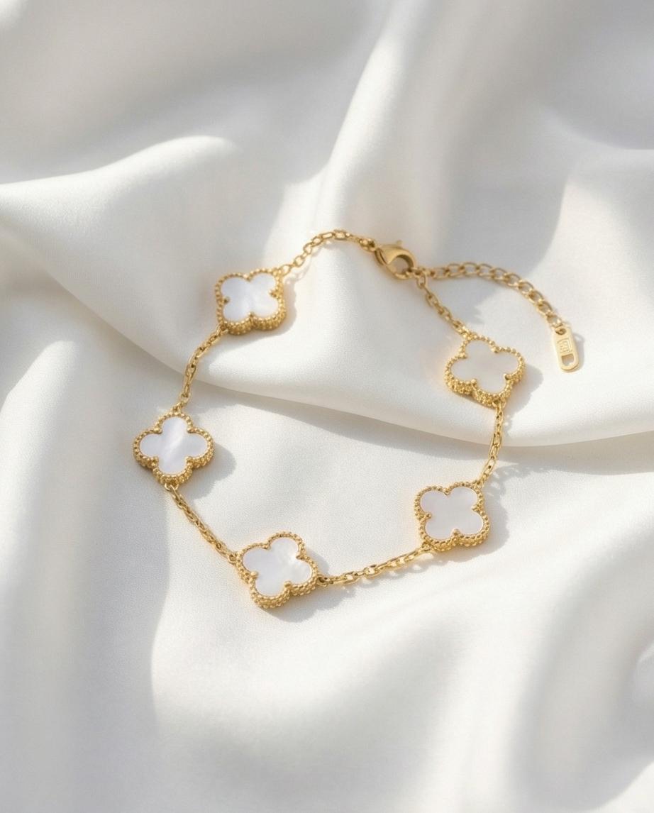 Pulseira Trevo Branco Banhado em Ouro 18k - Imagem 4