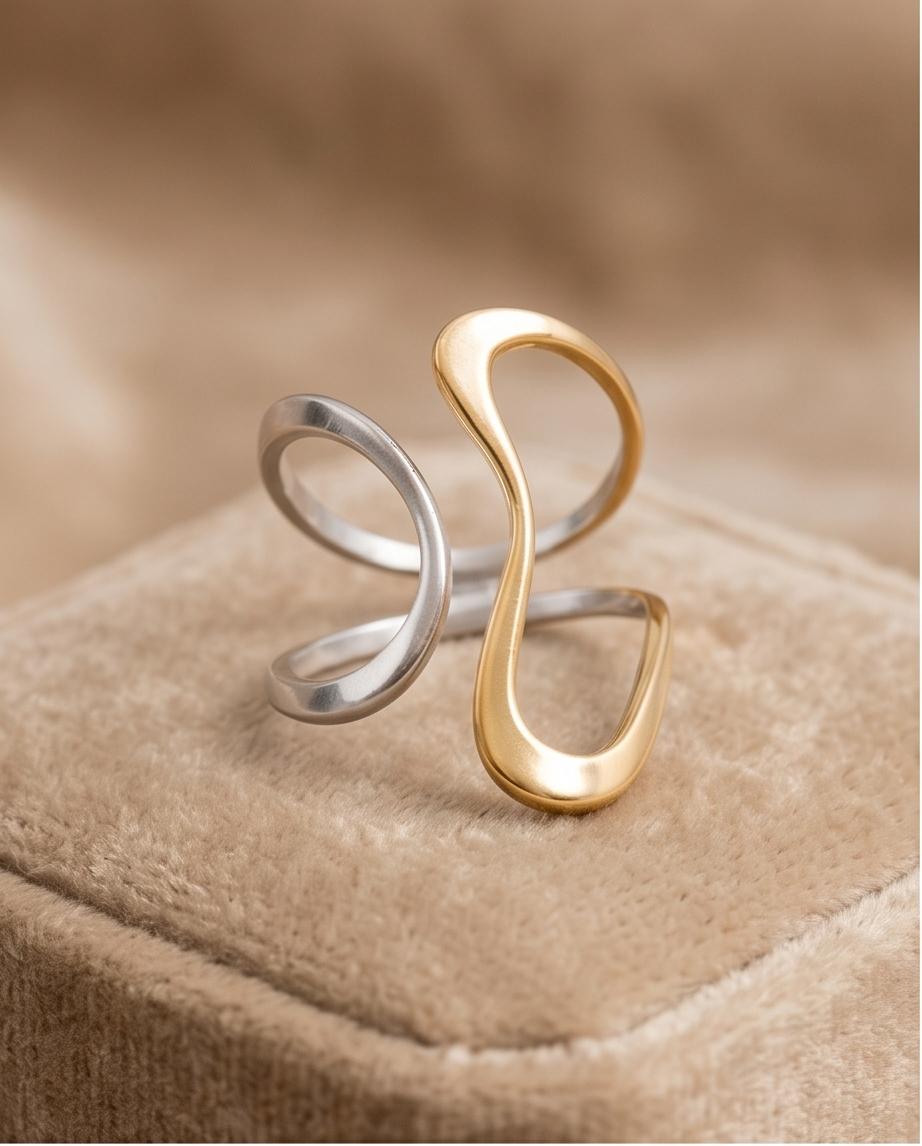 Anel Contorno Ajustável Com Mix De Banhos Dourado E Prata - Imagem 3